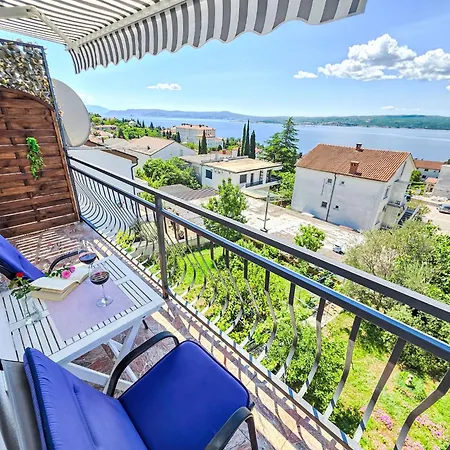 Mit Balkon Und Meerblick By Interhome Crikvenica