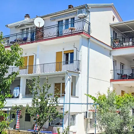 Apartment Mit Balkon Und Meerblick By Interhome